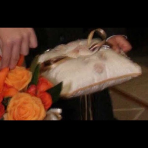 Ring bearer pillow - Picture 1 of 1